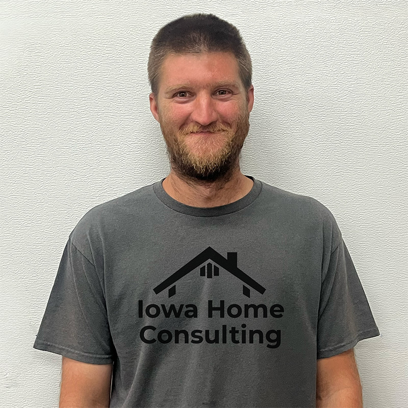 Travis, Handyman at Iowa Home Consulting